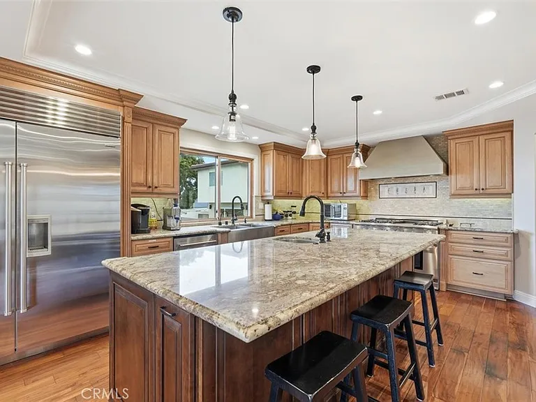 5348 Doris Way — Photo 6