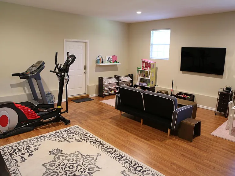 3296 Vichy Ave — Photo 24
