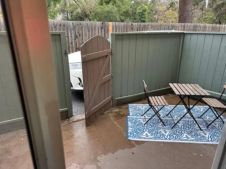 Creekside Dr — Photo 2