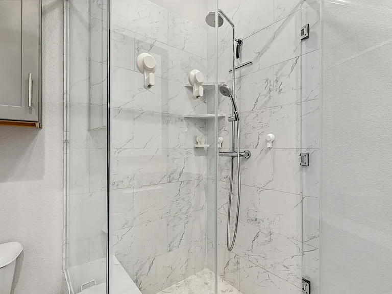 626 Dalton Ln — Photo 21