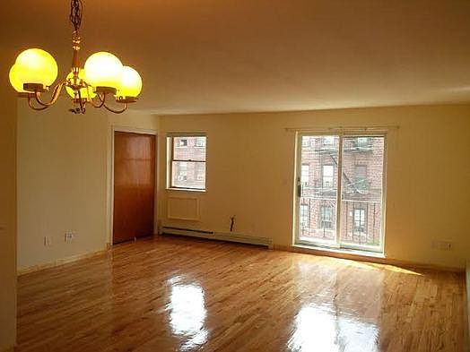 1st image of 218 Bay 31 St
