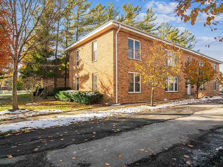 116 W Austin Ave #B — Photo 1