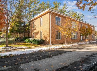 116 W Austin Ave #B, Libertyville, IL