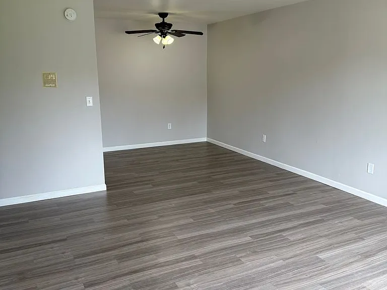 400 Browns Ct — Photo 23