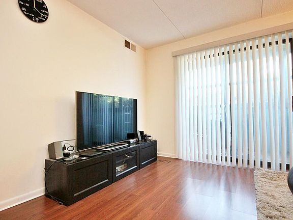 3rd image of 62 South St Unit 2