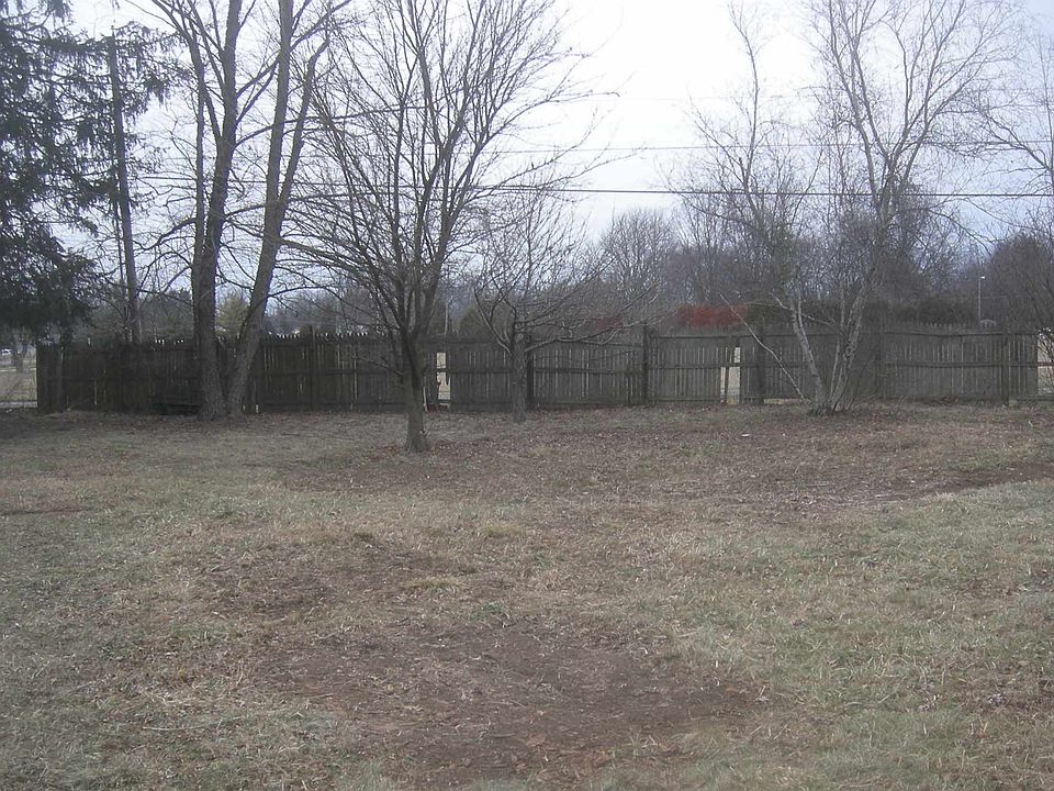 2nd image of 286 Nancy Dr