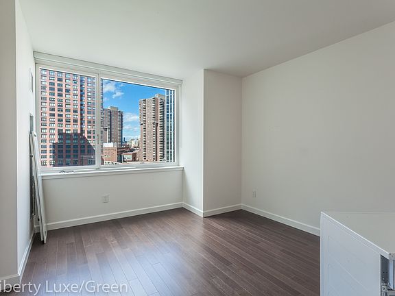 4th image of 200 E End Ave #9P