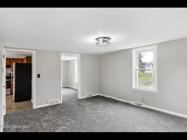 146 Forts Ferry Rd — Photo 6