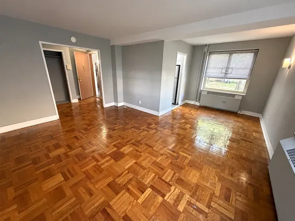 (undisclosed Address), Fresh Meadows, NY 11365