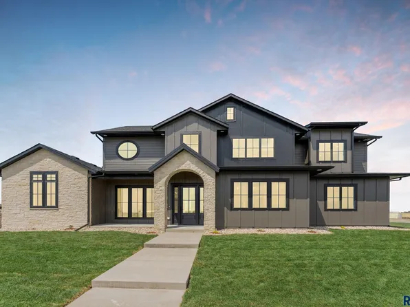 1130 E Madison St, Tea, SD 57064