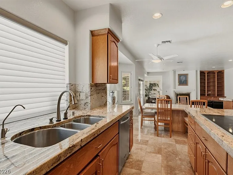1888 Woodhaven Dr — Photo 18