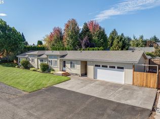 836 Henderson Rd, Hood River, OR 97031
