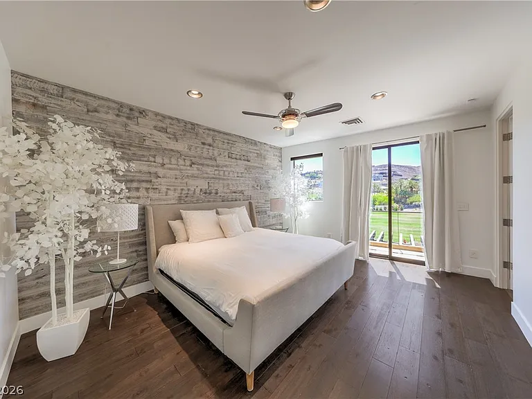 1501 Foothills Village Dr — Photo 50