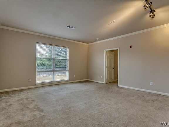 3rd image of 600 13th St E APT 422