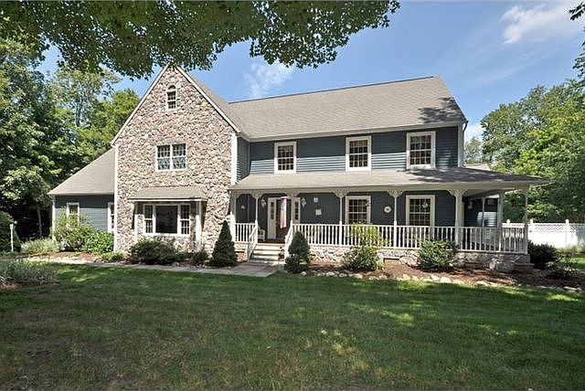 1st image of 63 Hidden Glen Dr