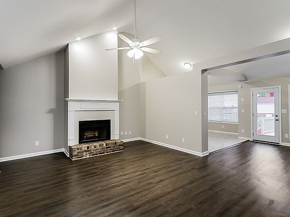 3rd image of 3167 Arrow Ln