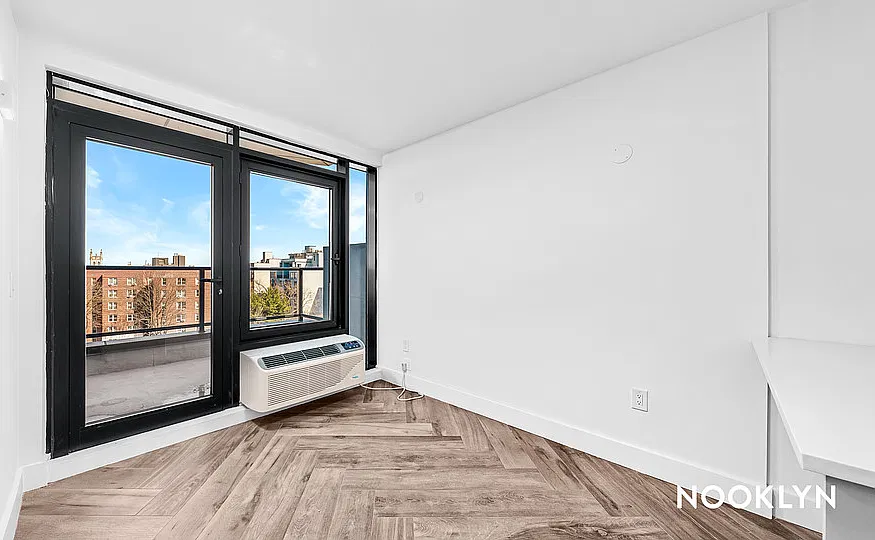 706 Ocean Parkway — Photo 4