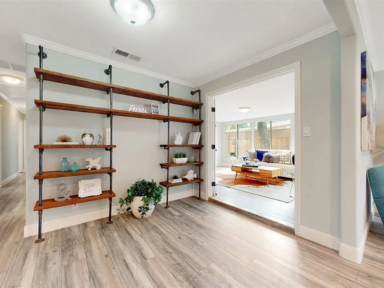 1212 Windermere Ave — Photo 4
