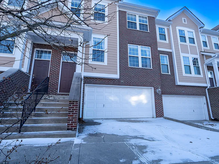 5658 Brownstone Dr — Photo 2
