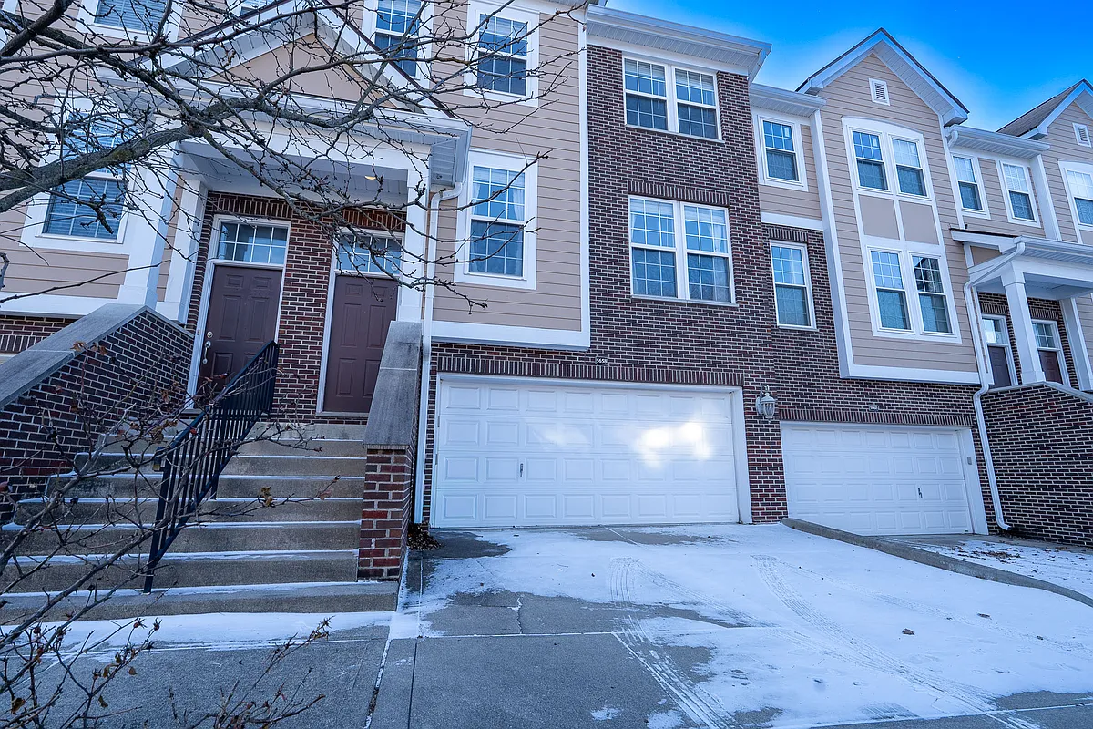 Building Photo - 5658 Brownstone Dr