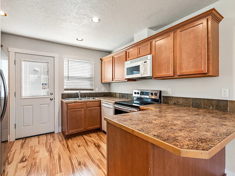 1701 S Robert St — Photo 7