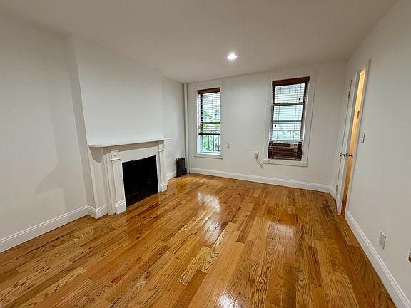 4th image of 347 E 65th St APT 3RW