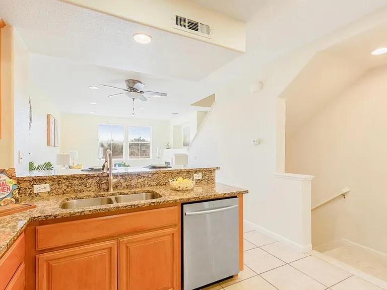 658 Luna Park Dr — Photo 5