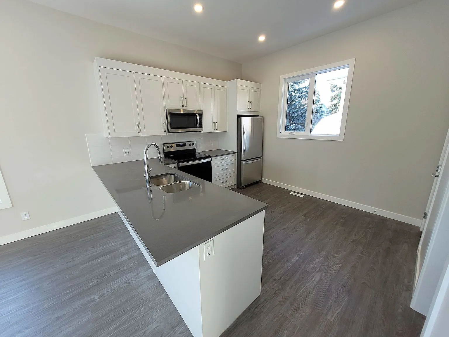 2 Storey In Windsor Park — Photo 4