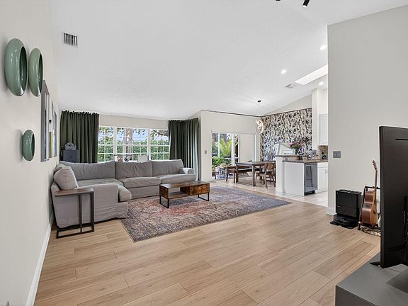 4th image of 17257 Boca Club Boulevard Apt 5