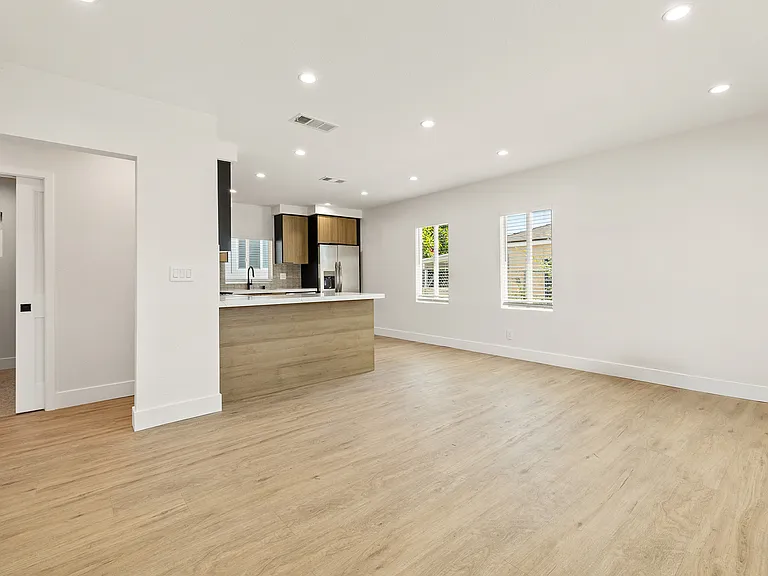 7836 Claybeck Ave — Photo 3