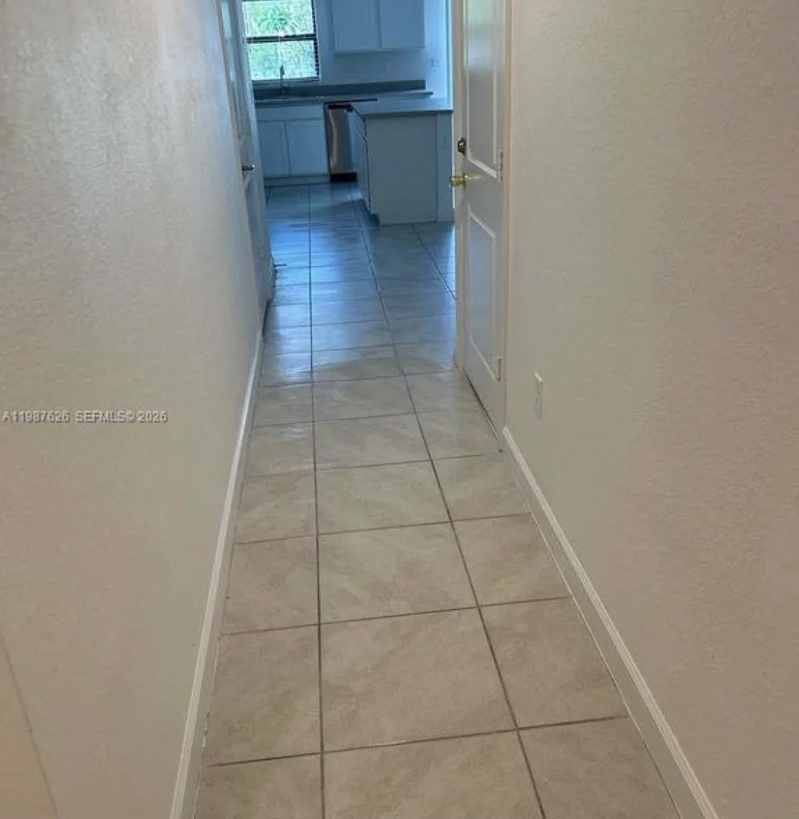 3 bed, 2.5 bath, 1476 sqft, $2,900 — Photo 2