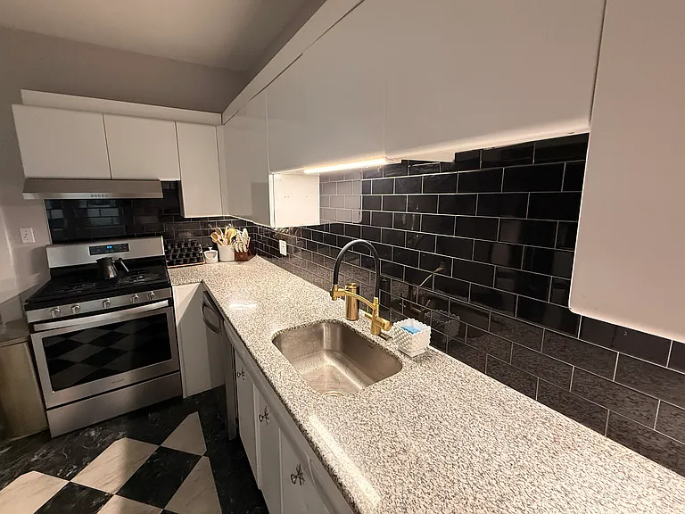 19 Claremont Ave #2 — Photo 25