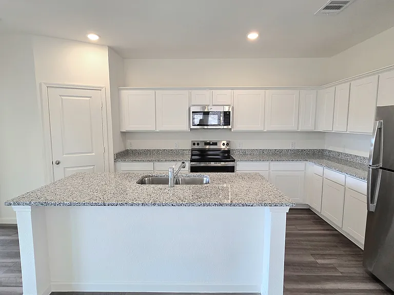 1238 Herring Dr — Photo 5