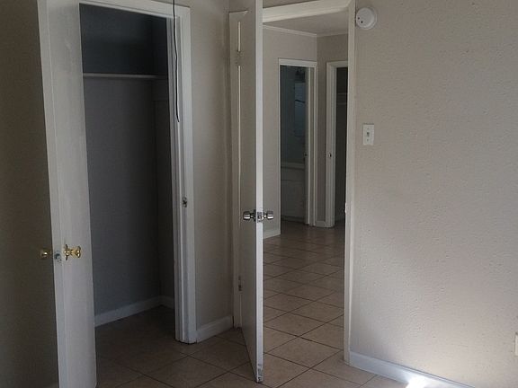 4th image of 2410 Southmore Blvd APT 03