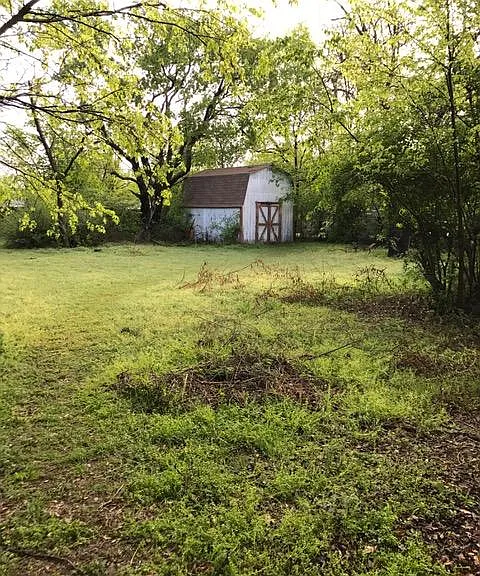 1708 Linden Dr — Photo 13