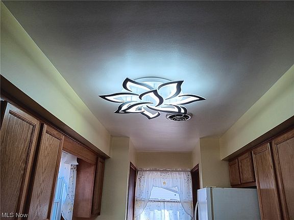 4th image of 3051 Starlite Dr NW