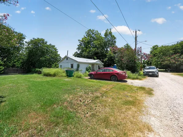 105 S Broadway St, Thorndale, TX 76577
