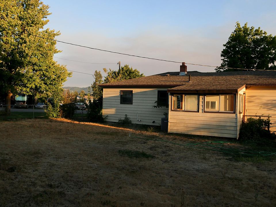 1st image of 302 W Montgomery Pl