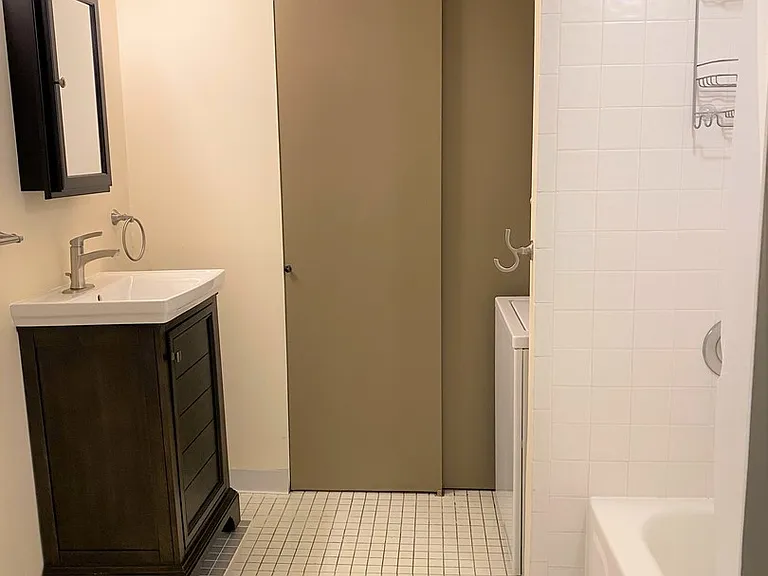 1841 W Chicago Ave #1R — Photo 9