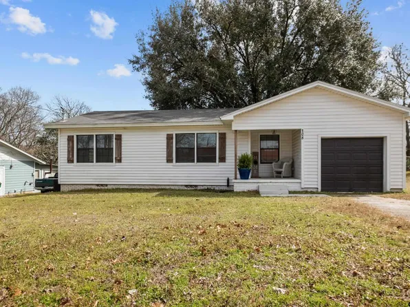 108 Romallen Dr, Palestine, TX 75801
