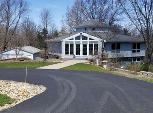 8772 Cherokee Cir, Bloomington, IL 61705