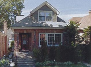 2550 W Farwell Ave, Chicago, IL 60645