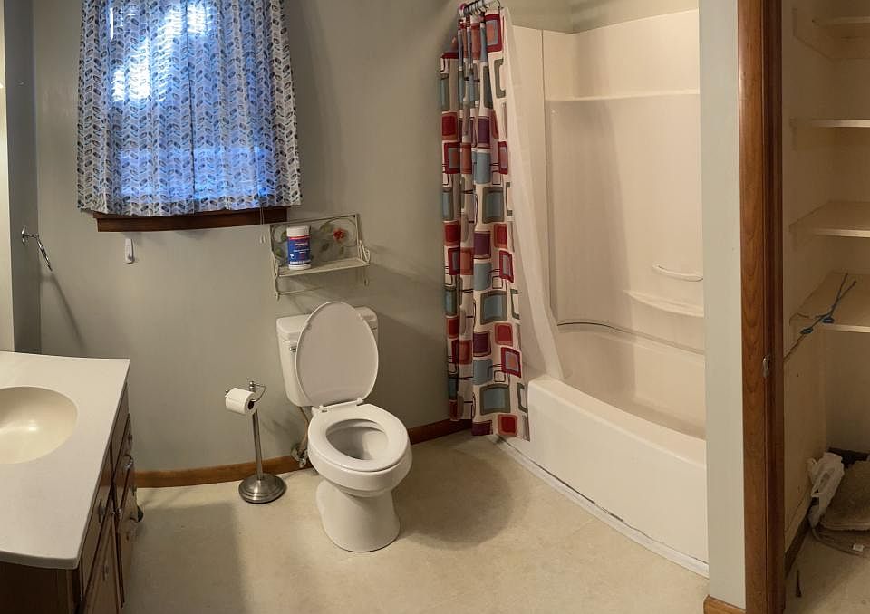 Bathroom full pano layout