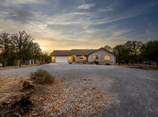 10844 Green Oaks Ln, Redding, CA