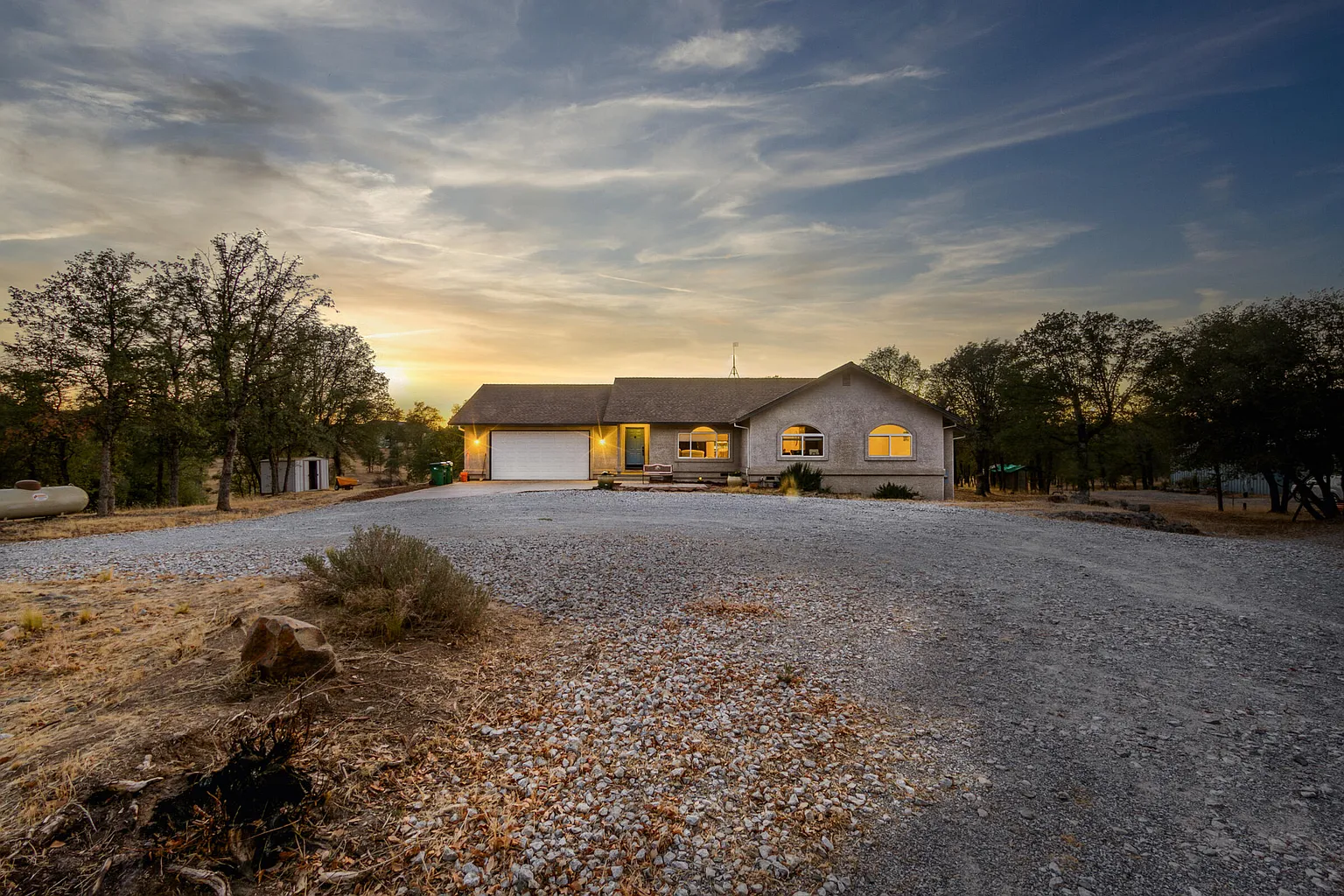 10844 Green Oaks Ln photo 1