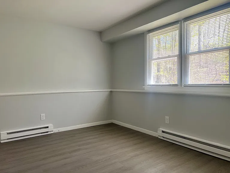 Briarwood Apartments — Photo 14