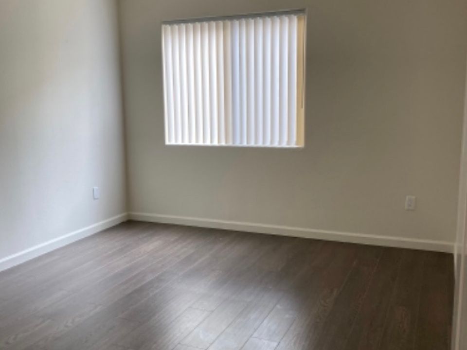 2nd image of 13022 Riverside Dr #5