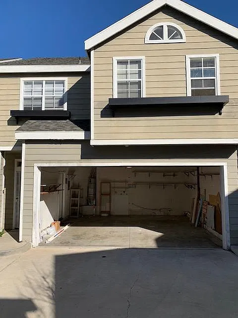 1 bed, 2100 sqft, $2,150 — Photo 1