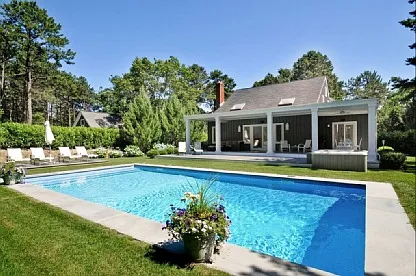 6 Sandown Ct