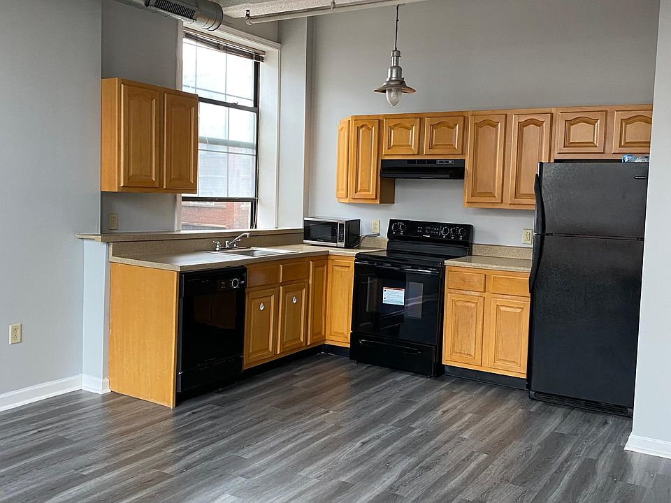 1st image of 499 Washington St #405